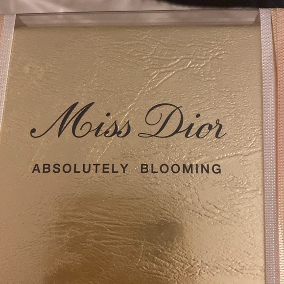 Miss Dior Limited Edition Gift Set in Box New - Picture 6 of 6